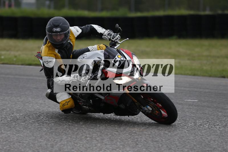 /Archiv-2025/10 23.04.2025 Cornu Master School ADR/rot-rouge/58